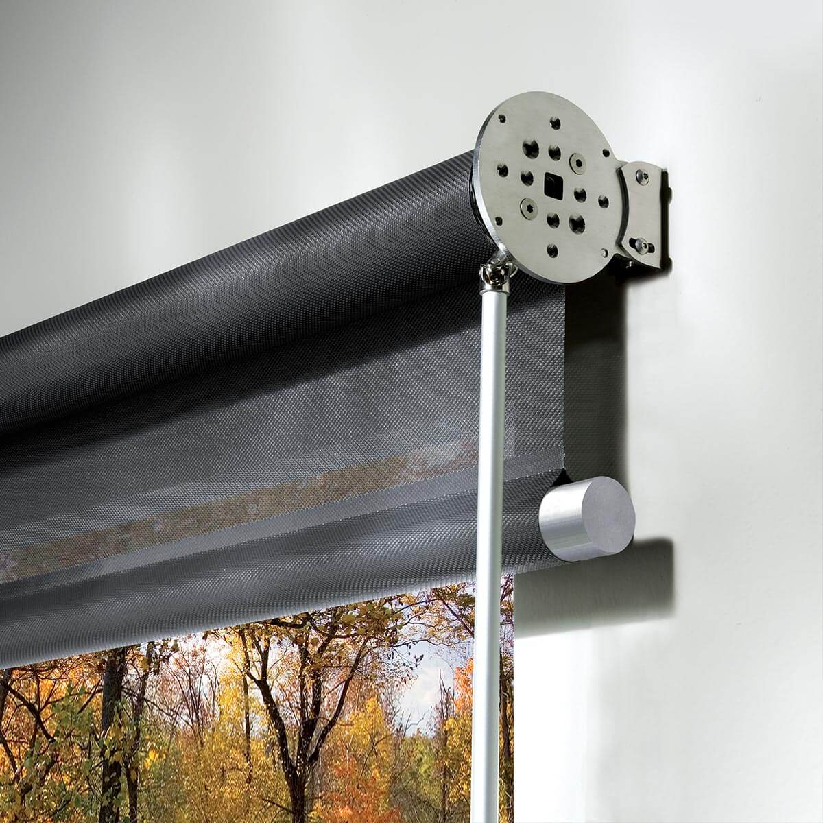 Winch-operated roller blind, Extra large , Free hanging. Pronema