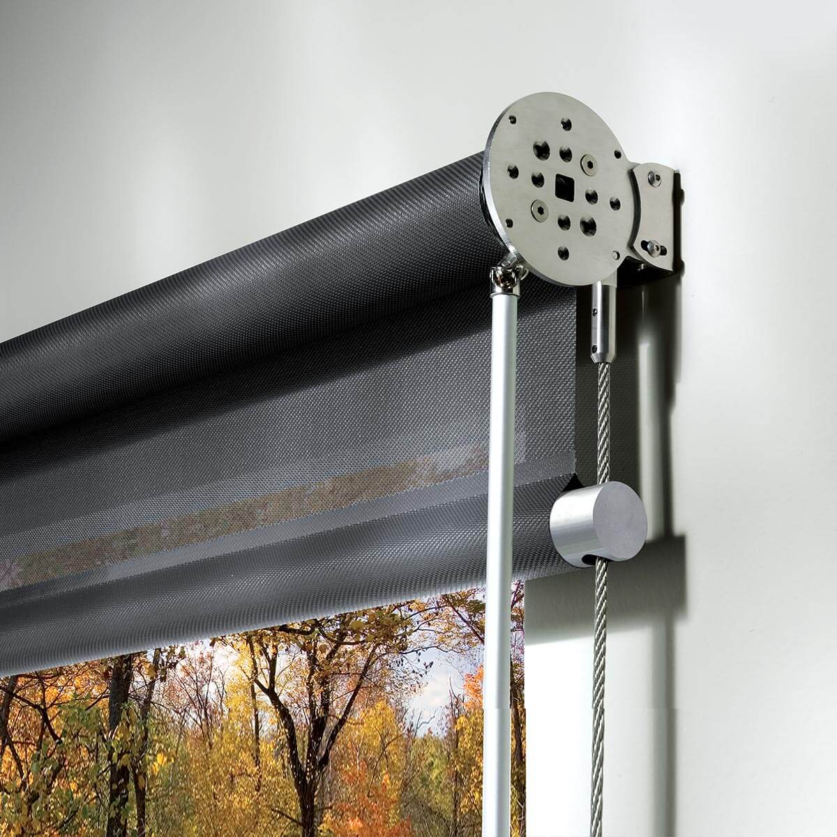 Winch-operated roller blind, Extra large , Guide wires. Pronema