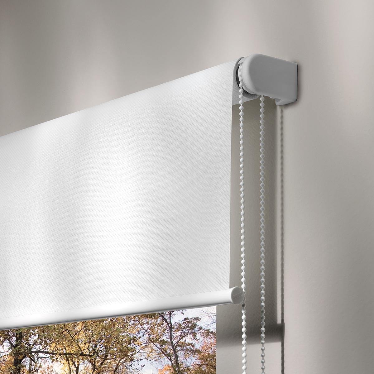 Chain-operated roller blind, Simple , Free hanging. Pronema